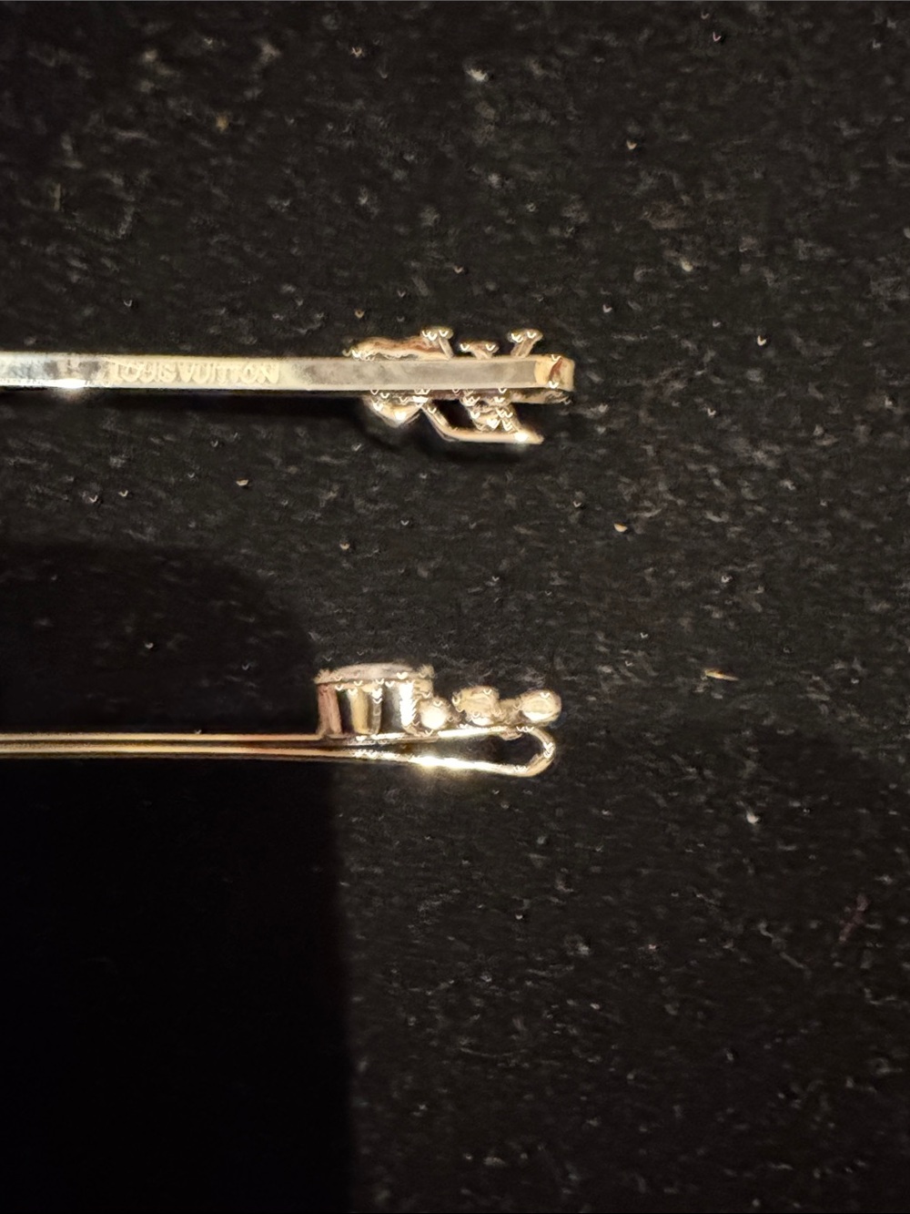 LV Fashion Silver & Bling Heart Hair Pin - Picture 3 of 6